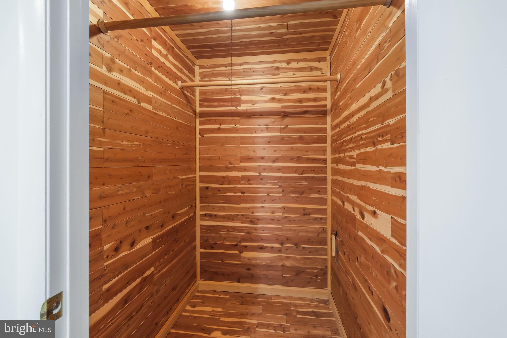 FALLS ORCHARD - Residential