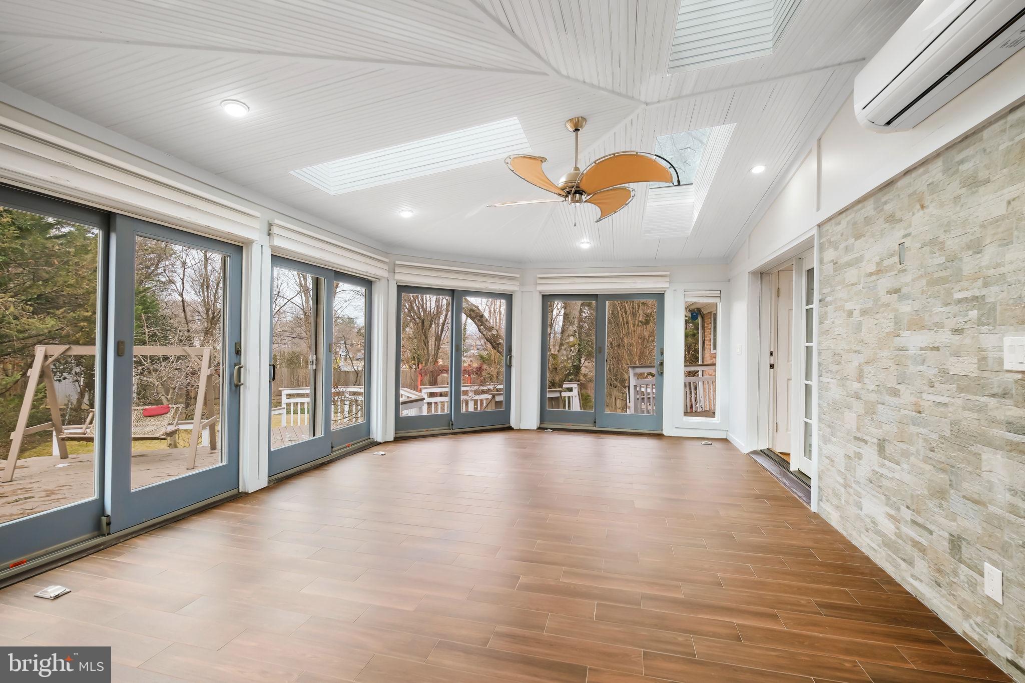 FALLS ORCHARD - Residential