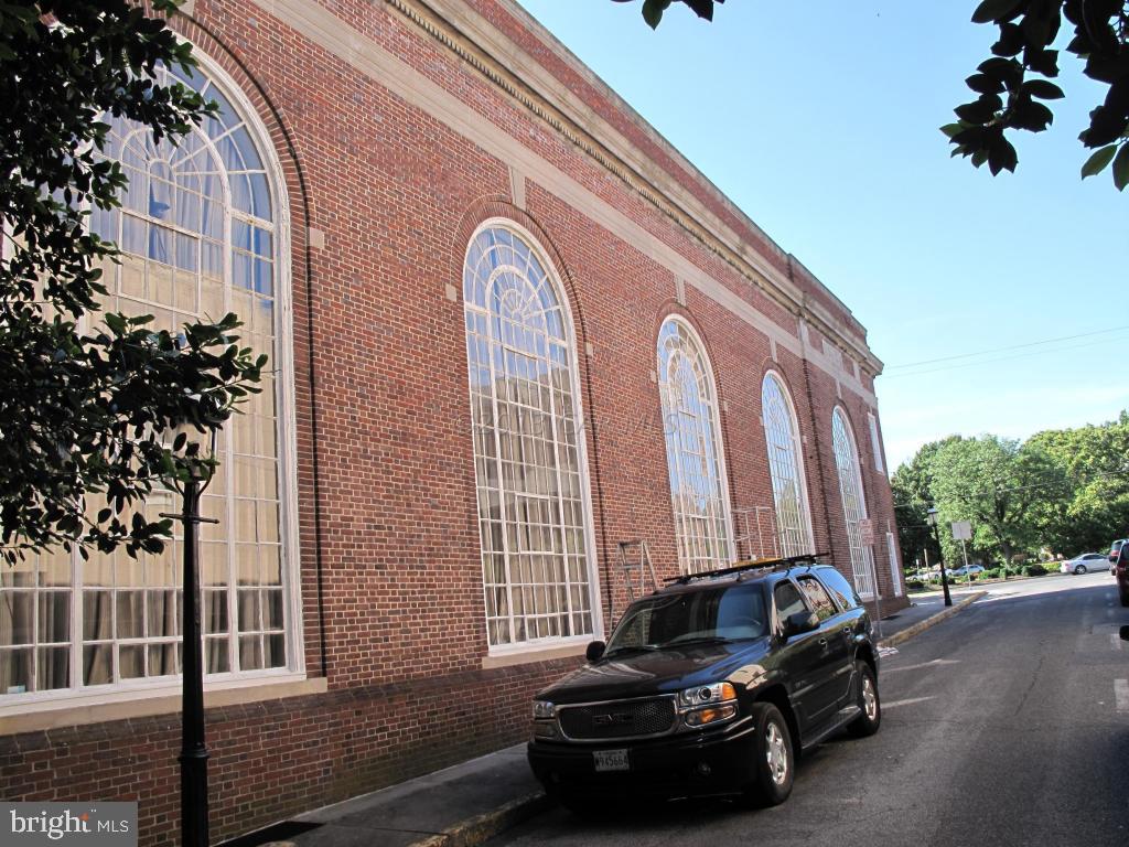 201 W MAIN STREET