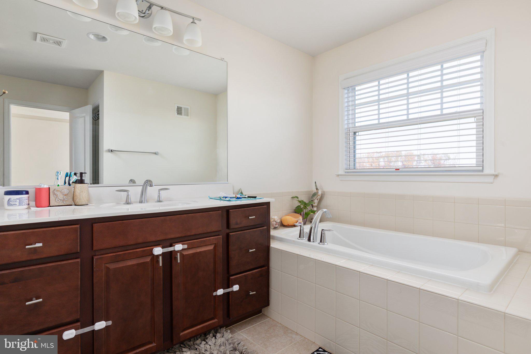 EASTVIEW - Residential Lease