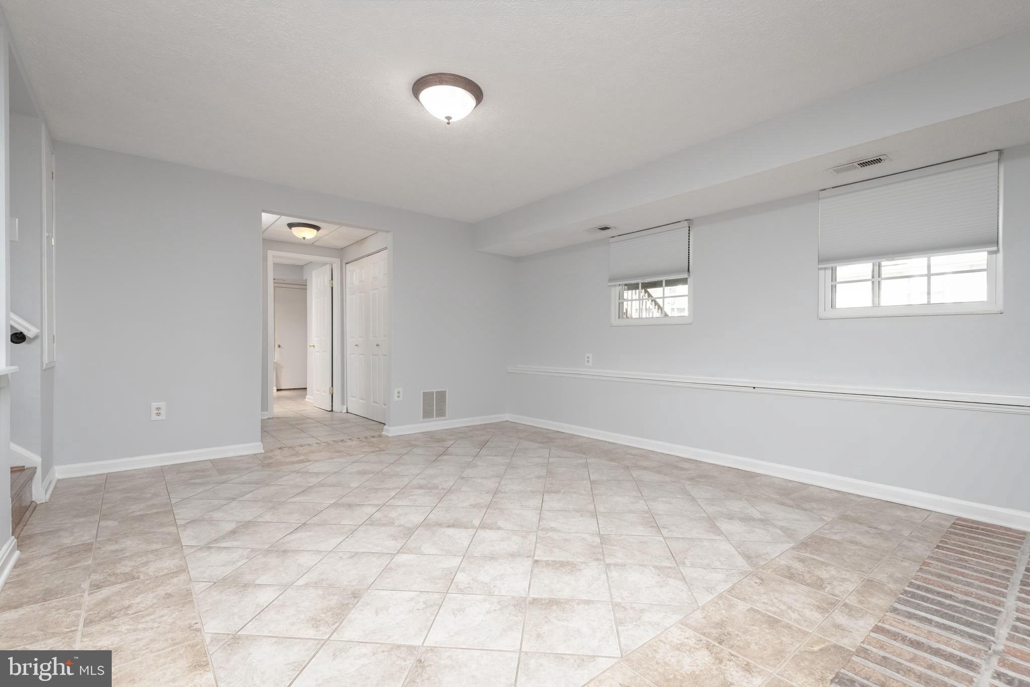 TARTAN HILL - Residential