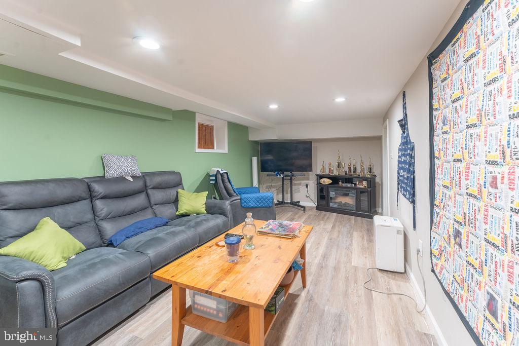 HYATTSVILLE - Residential