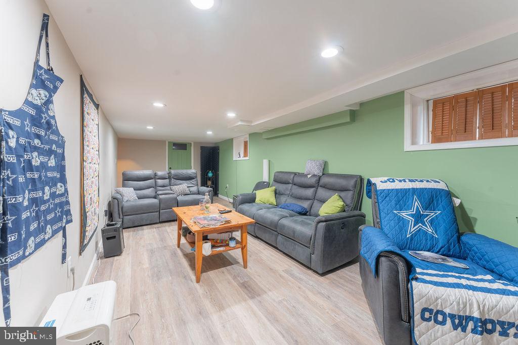 HYATTSVILLE - Residential