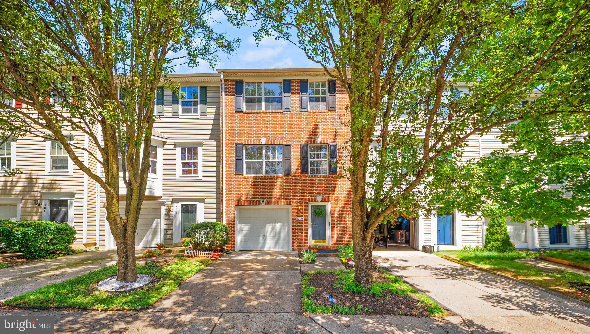510 SPARKLEBERRY TERRACE NE