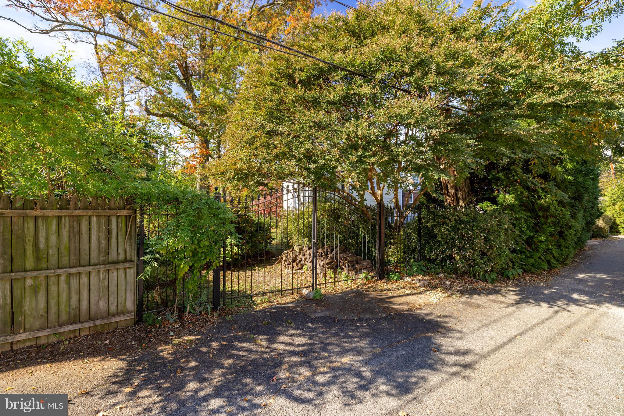 CLEVELAND PARK - Residential