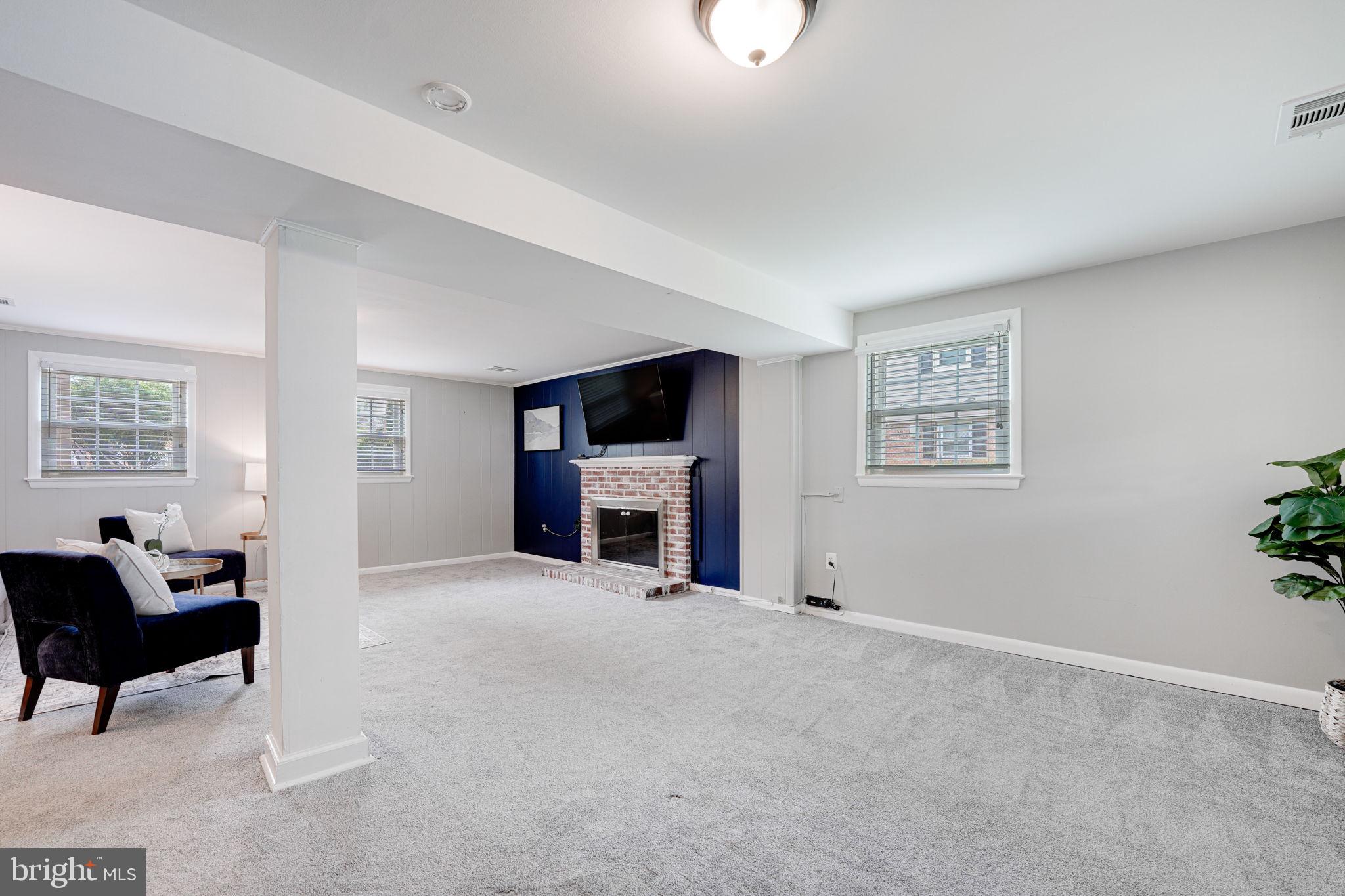 HAYFIELD FARM - Residential