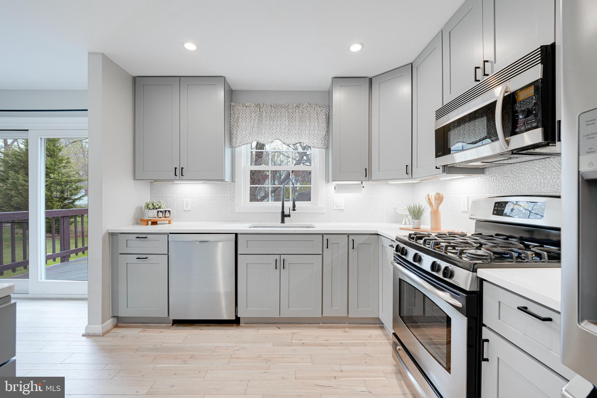 HAYFIELD FARM - Residential