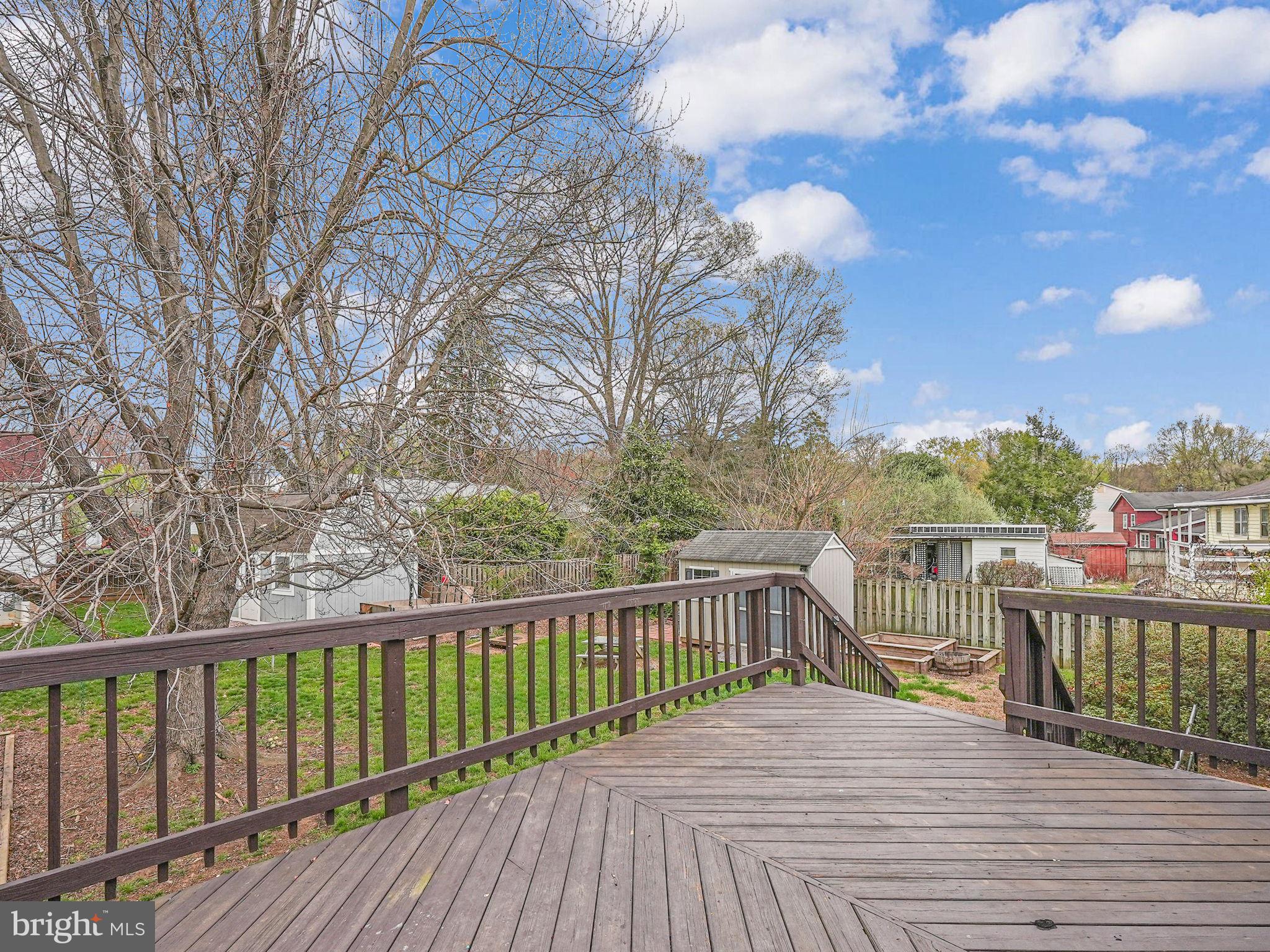 HAYFIELD FARM - Residential