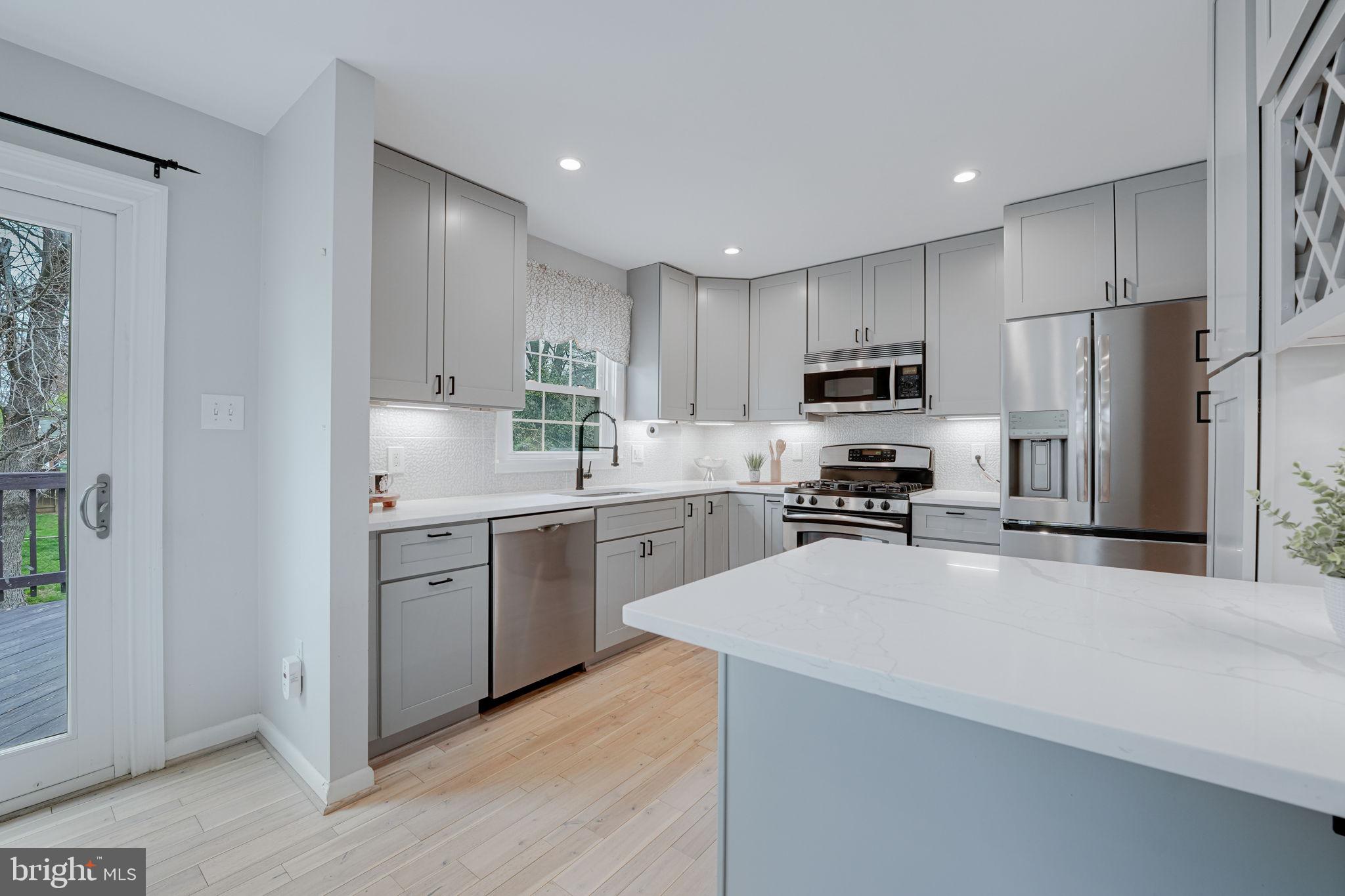 HAYFIELD FARM - Residential