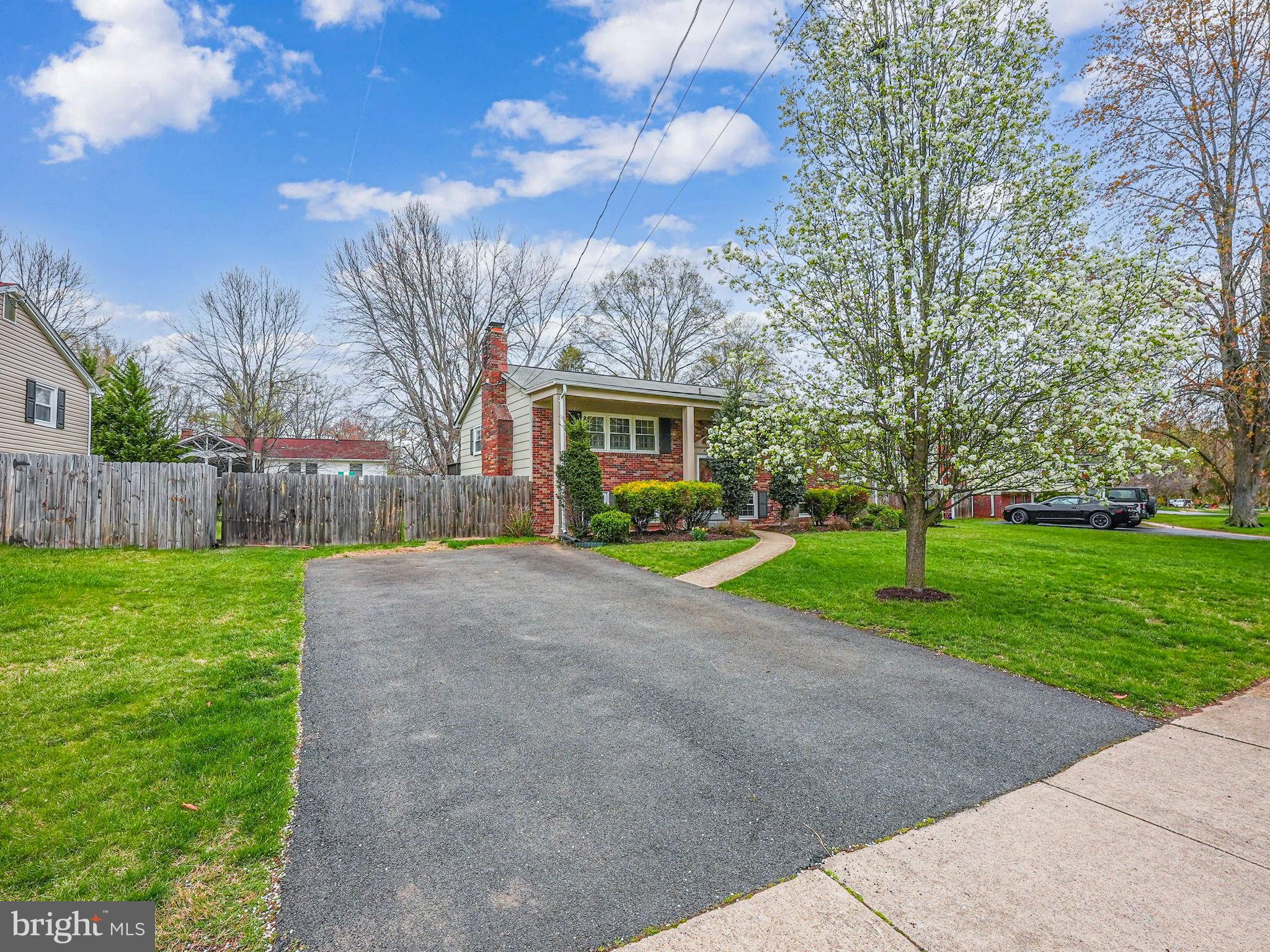 HAYFIELD FARM - Residential