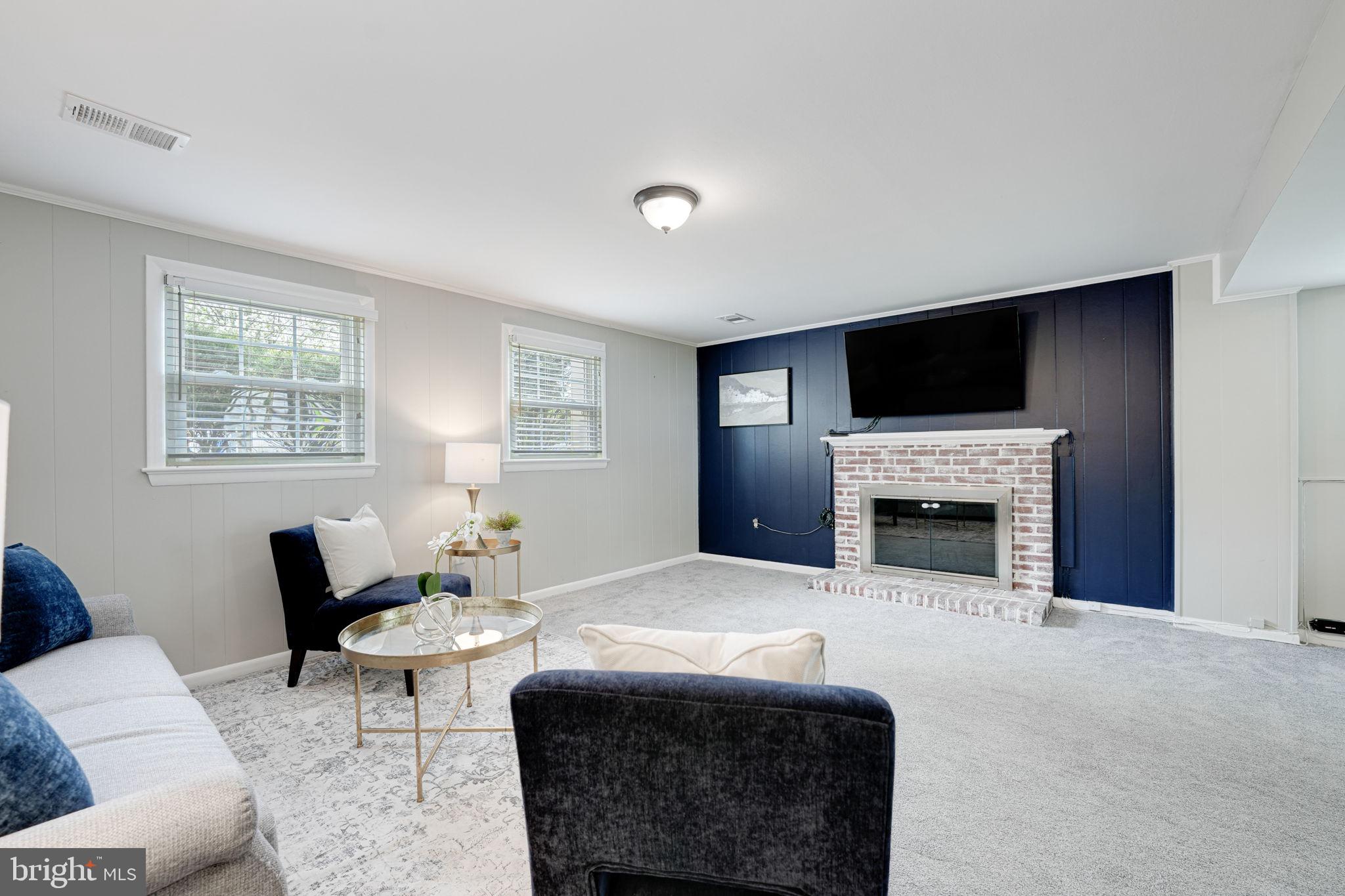 HAYFIELD FARM - Residential