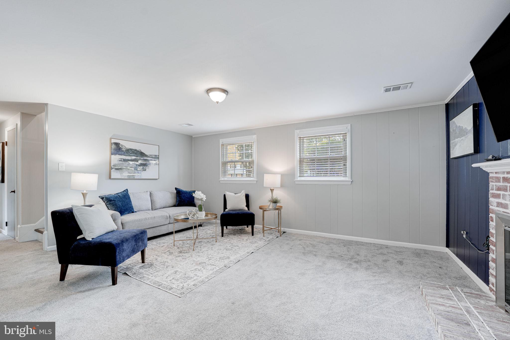 HAYFIELD FARM - Residential