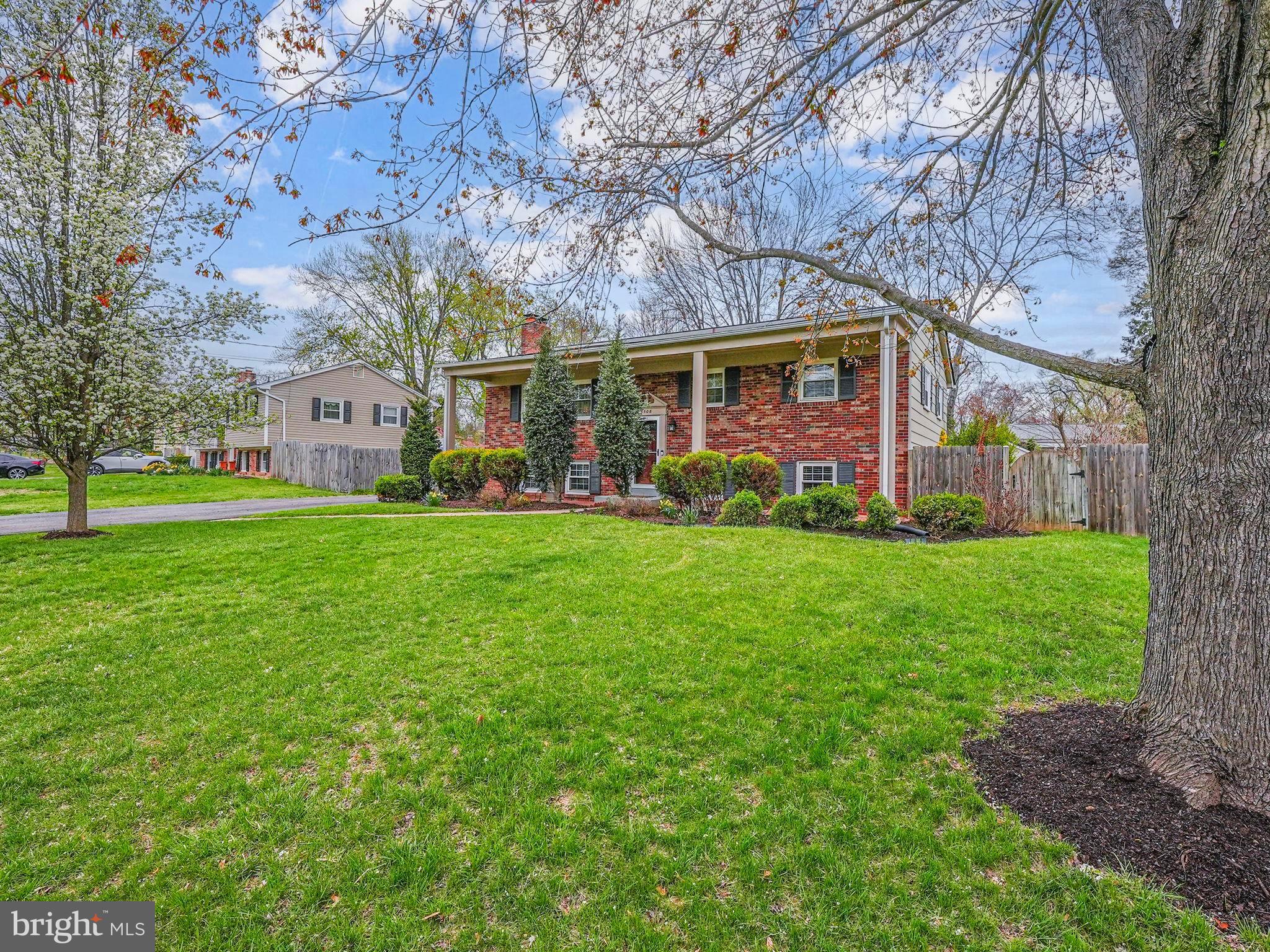 HAYFIELD FARM - Residential