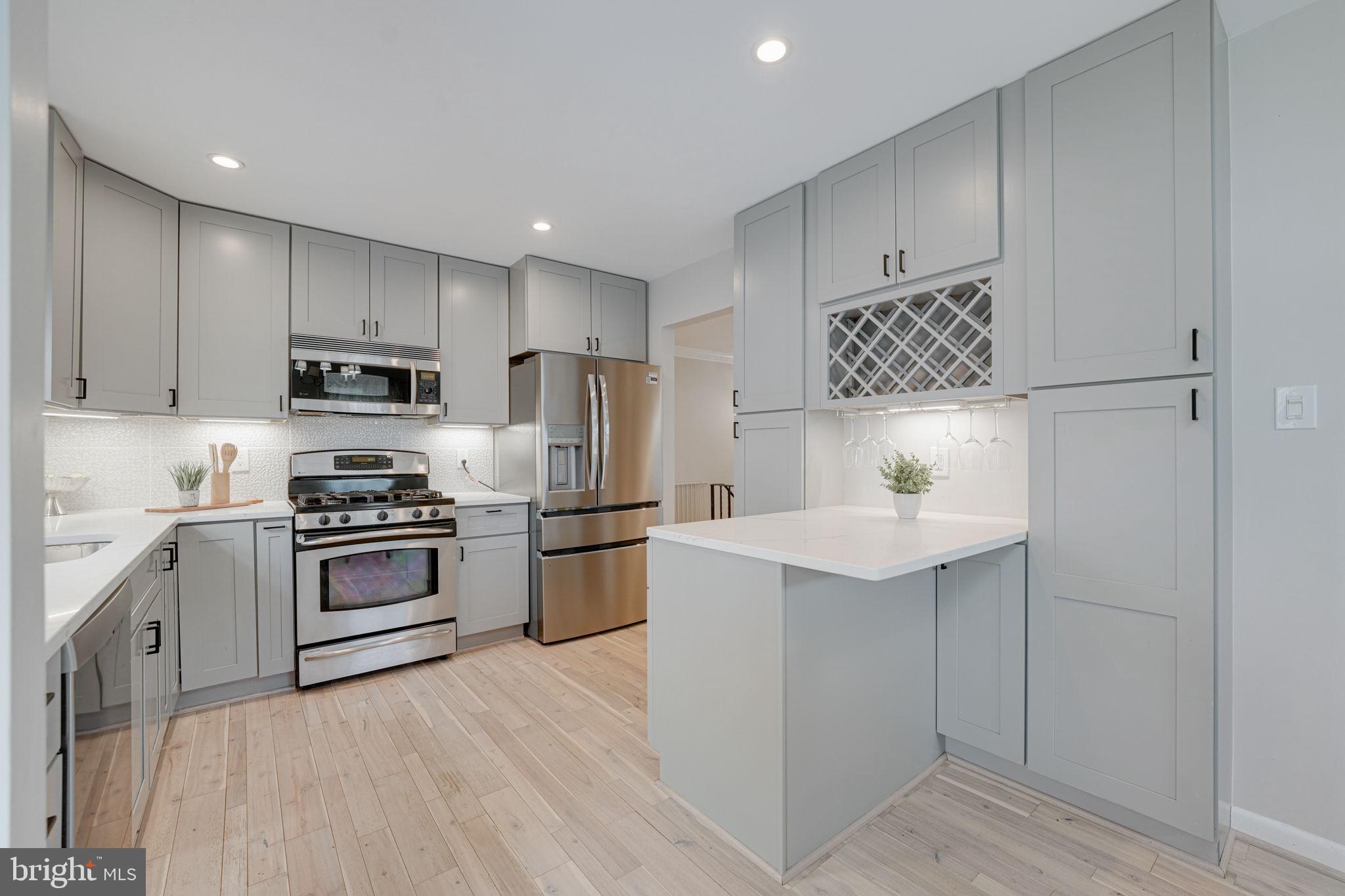 HAYFIELD FARM - Residential