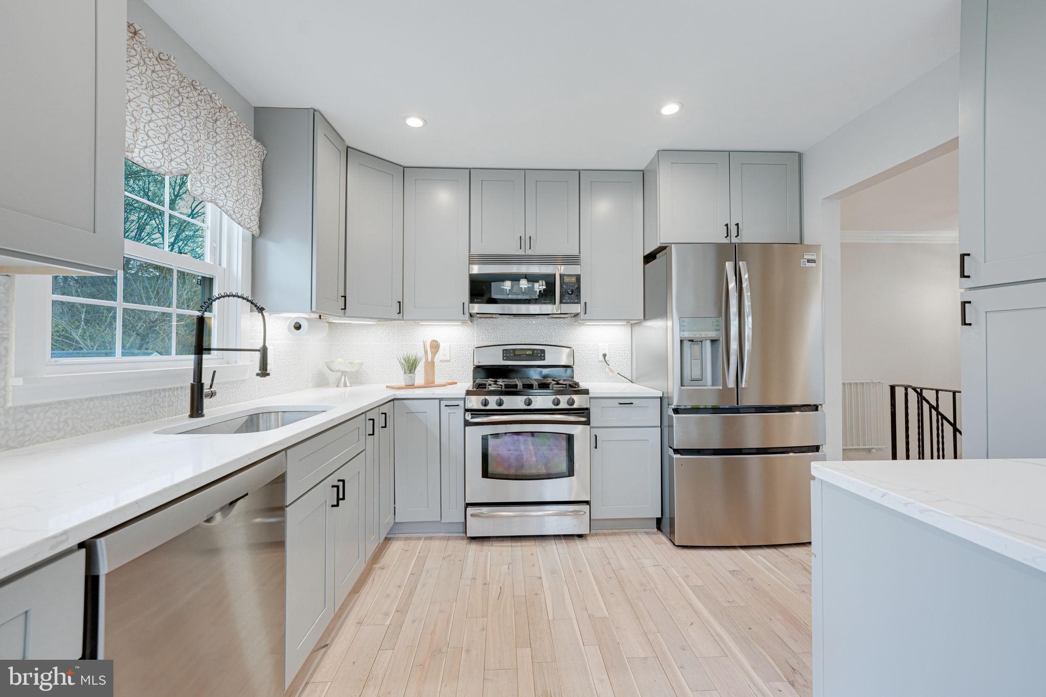 HAYFIELD FARM - Residential