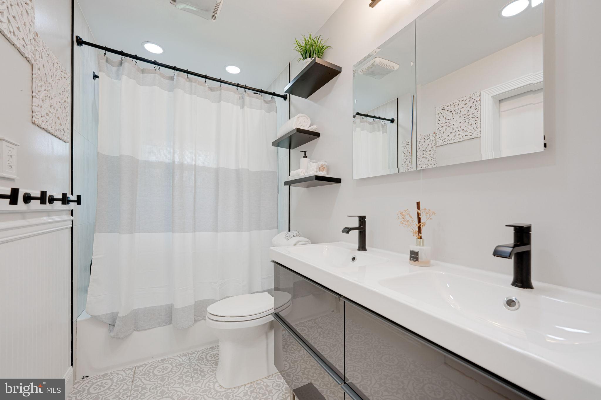 HAYFIELD FARM - Residential