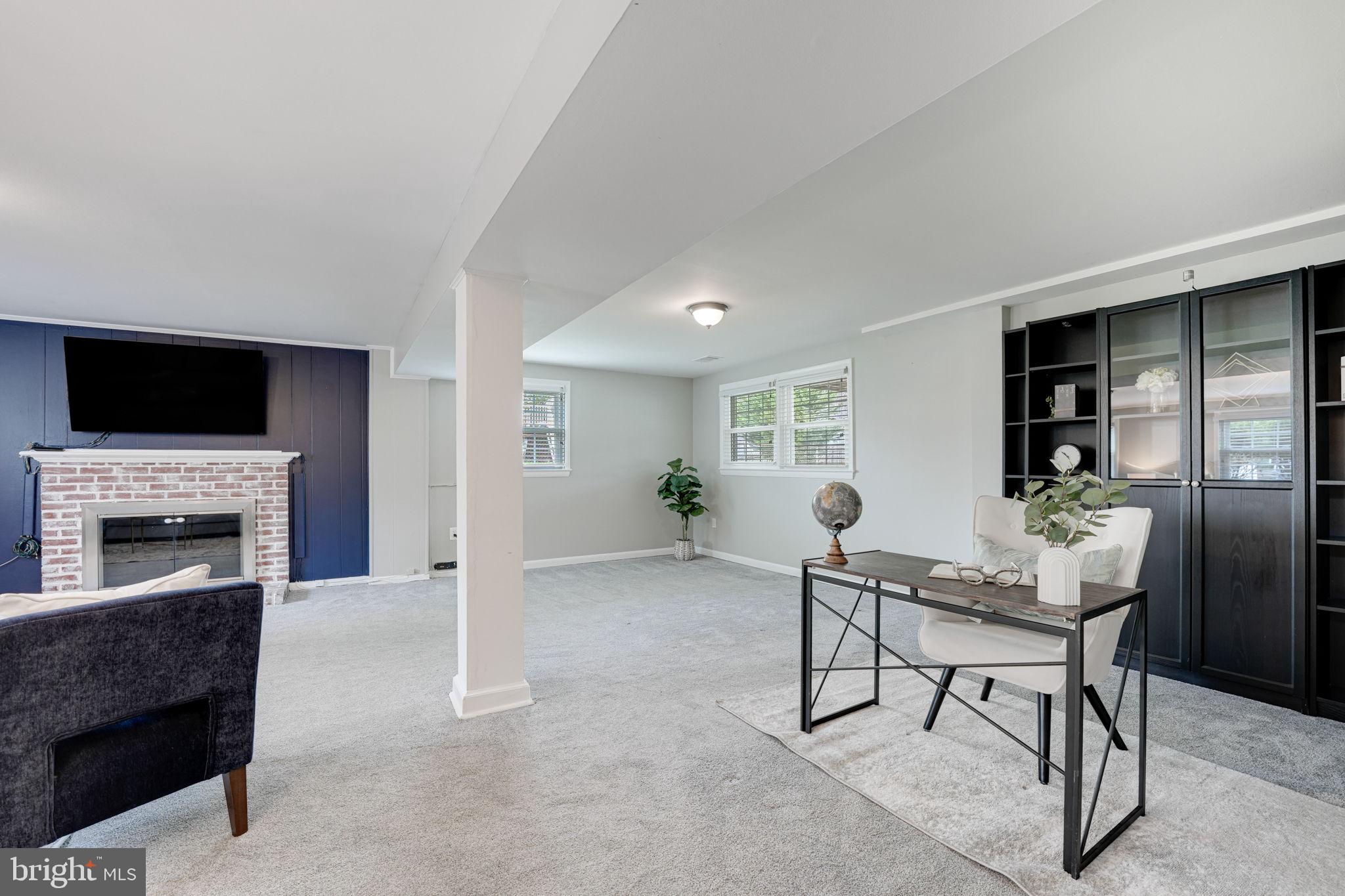 HAYFIELD FARM - Residential