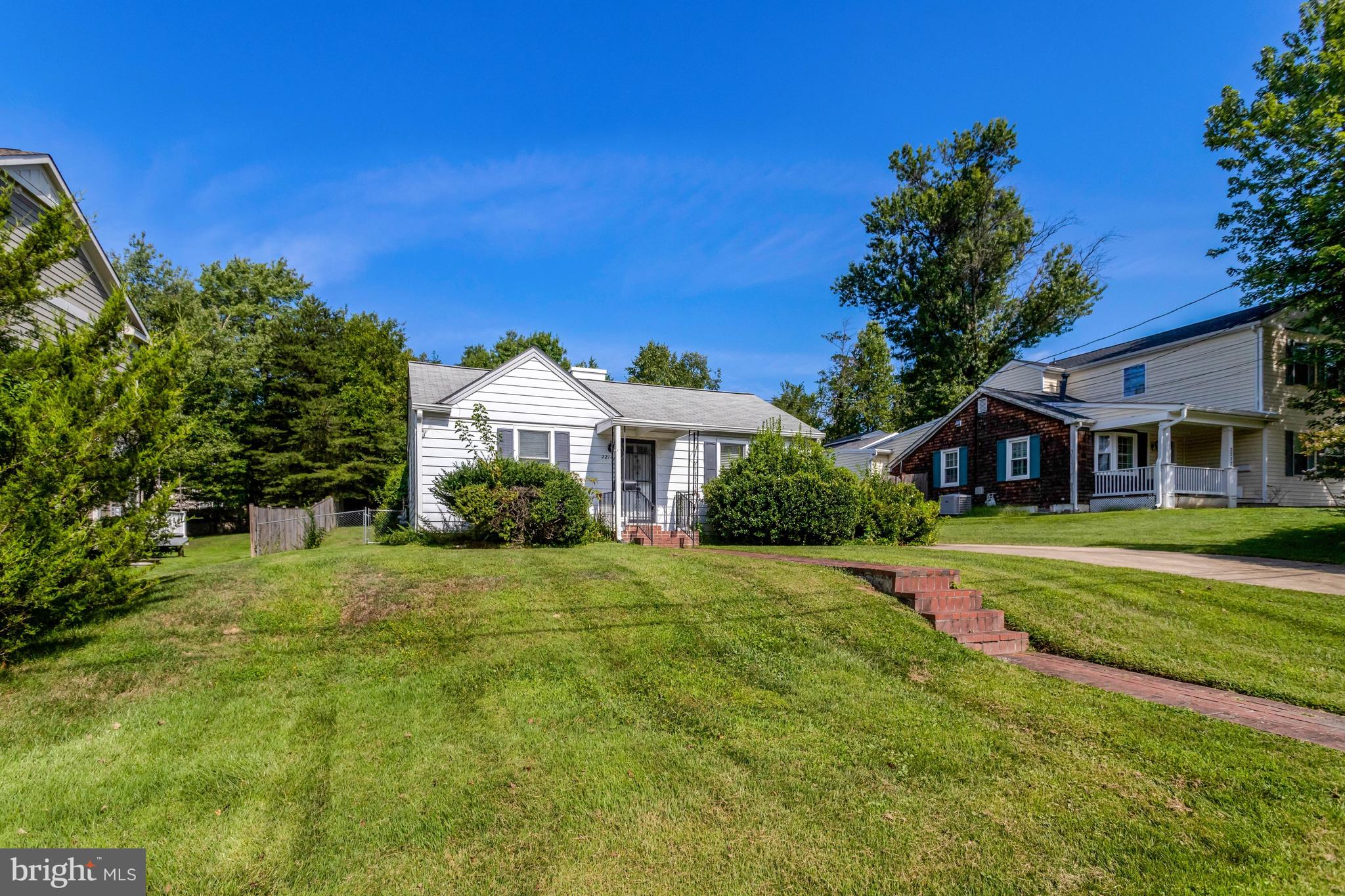 2214 BOXWOOD DRIVE