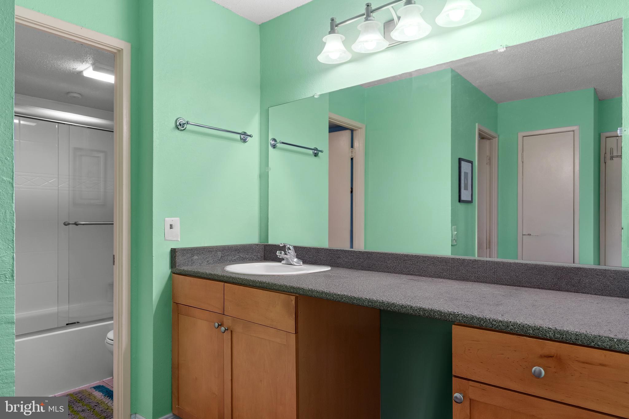 EOS TWENTY-ONE - Residential