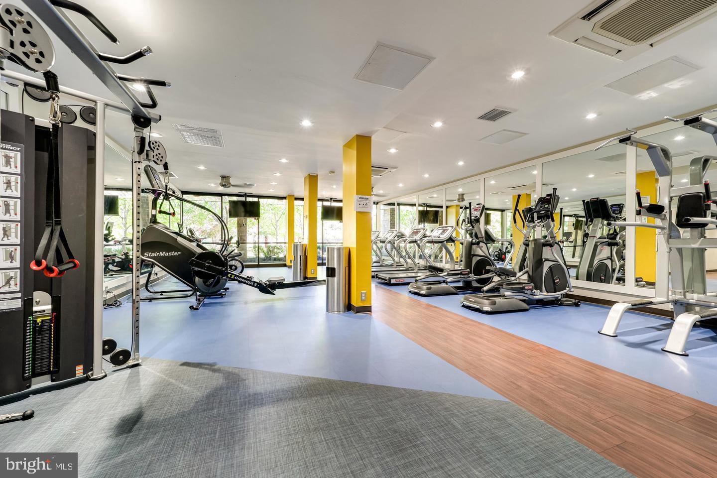 EOS TWENTY-ONE - Residential