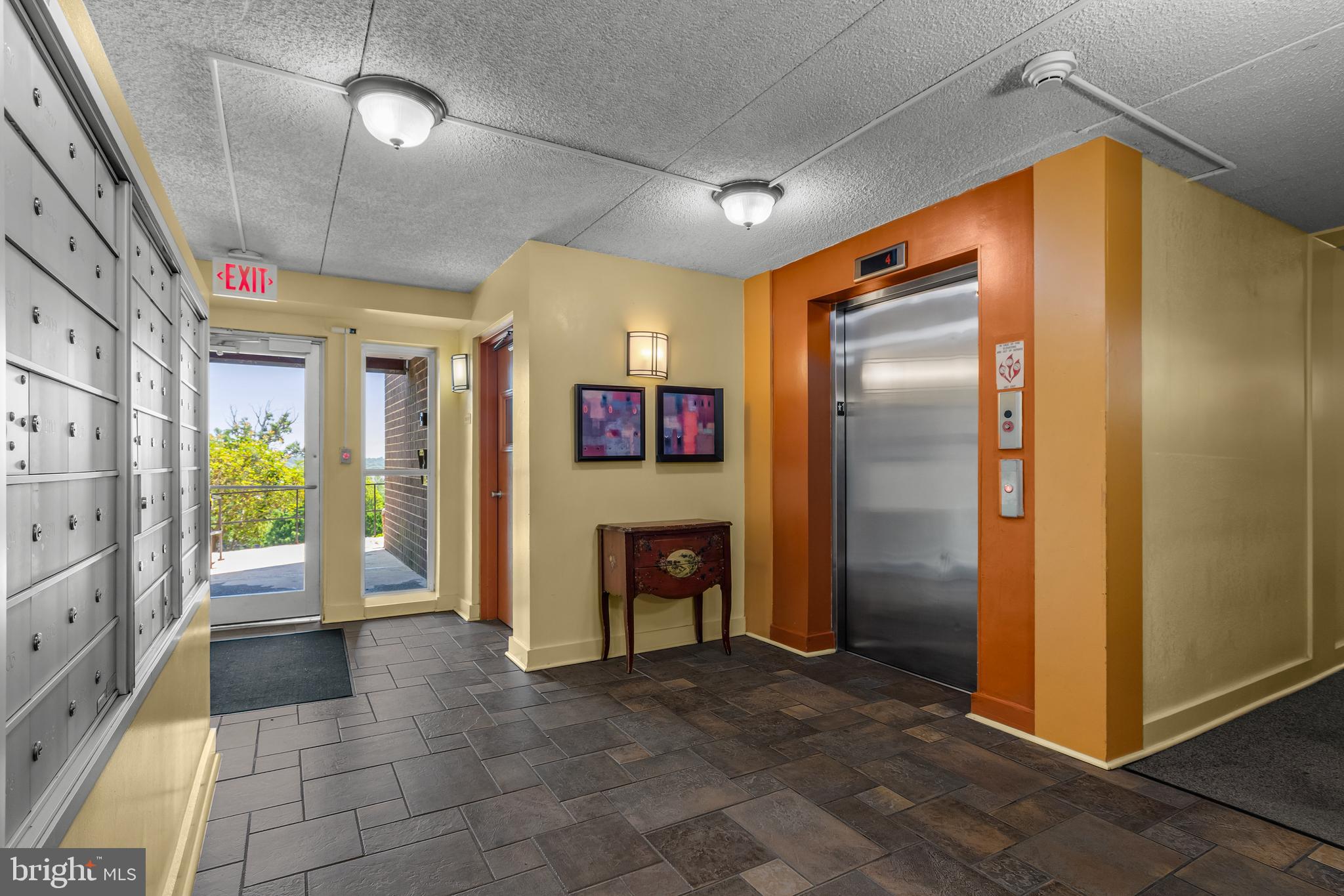 EOS TWENTY-ONE - Residential