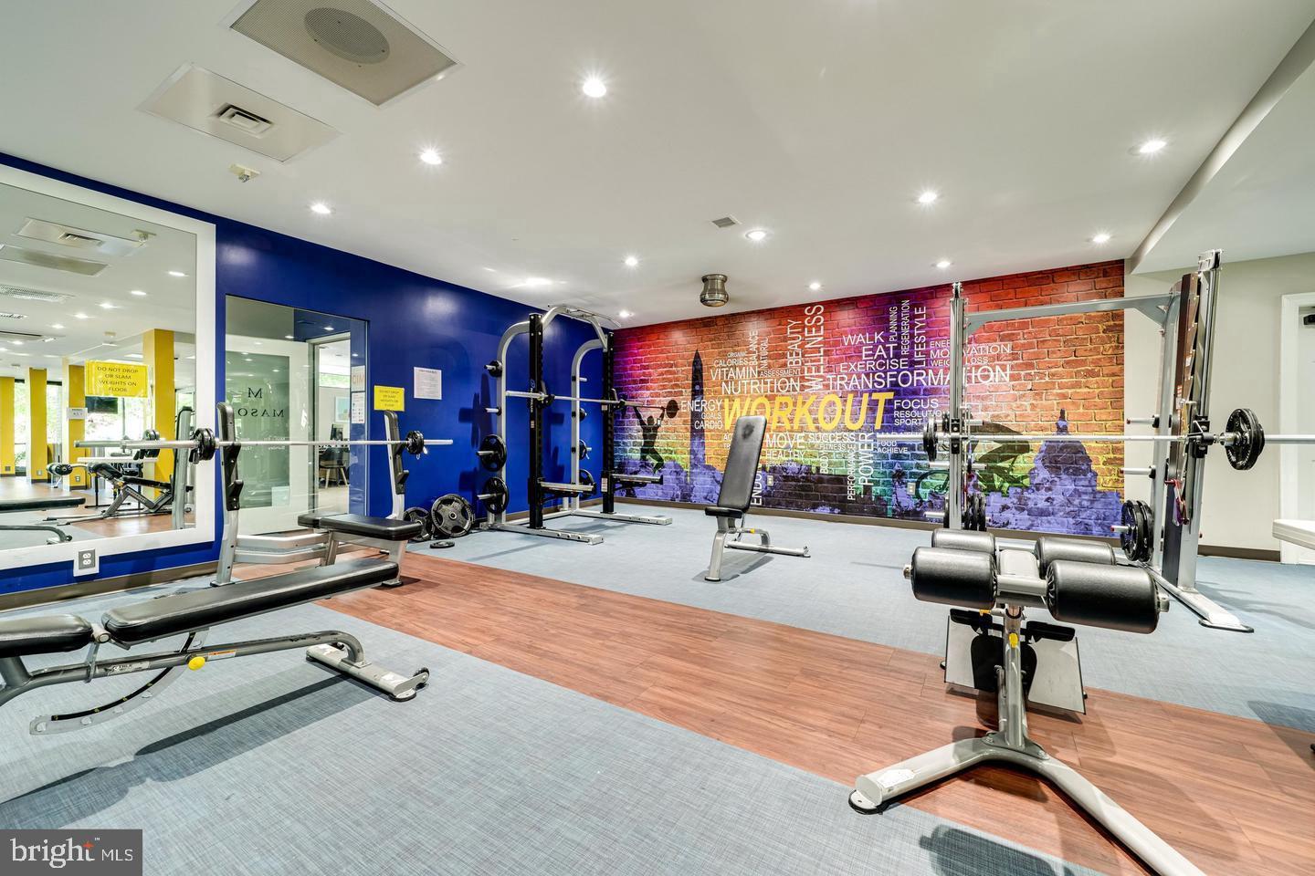 EOS TWENTY-ONE - Residential