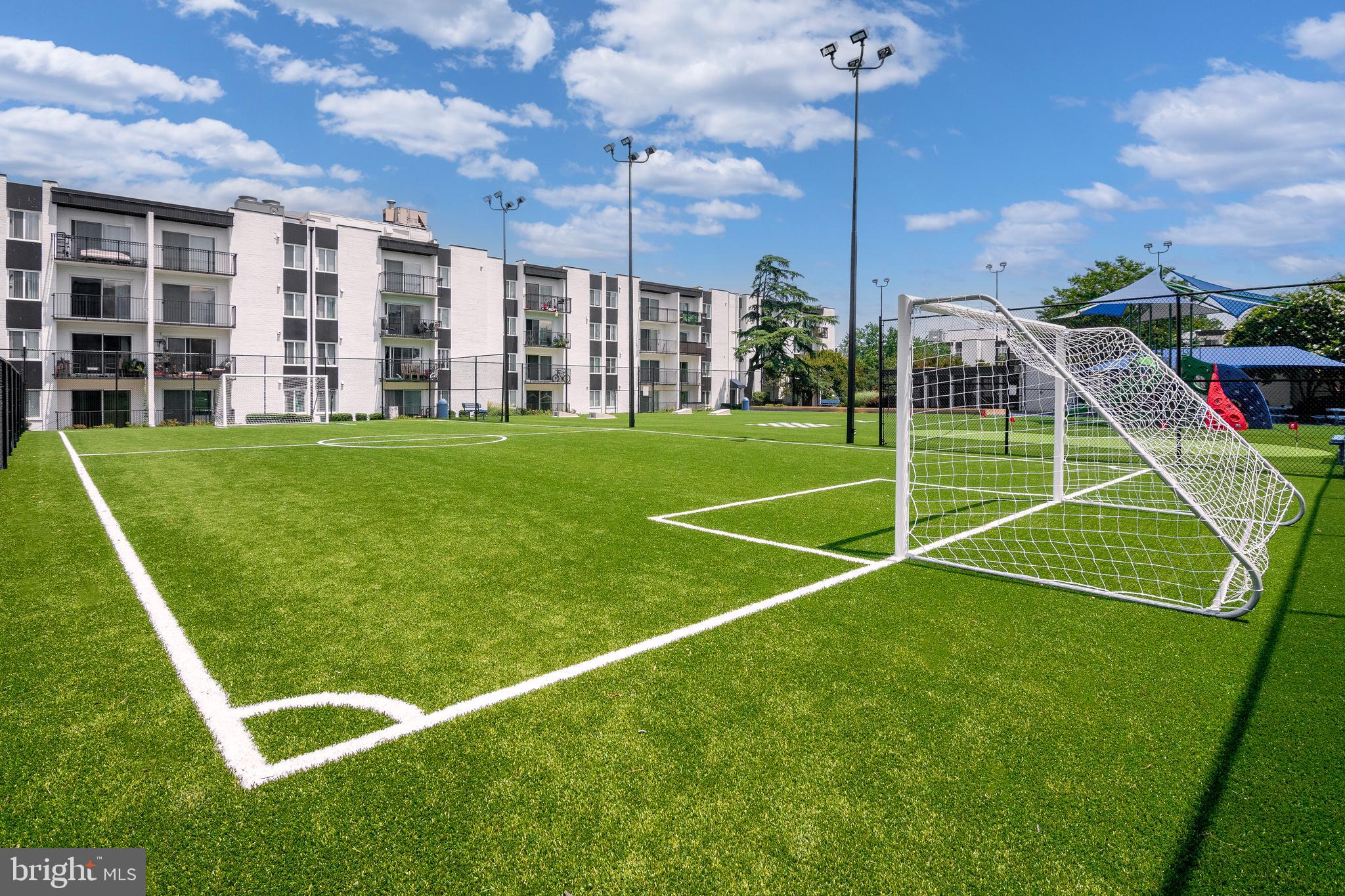 EOS TWENTY-ONE - Residential