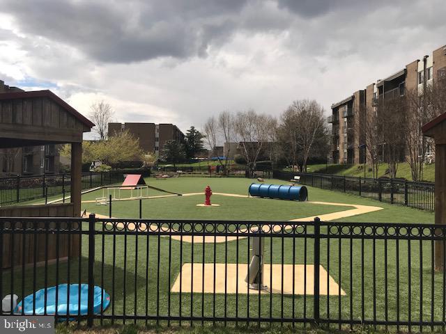 EOS TWENTY-ONE - Residential