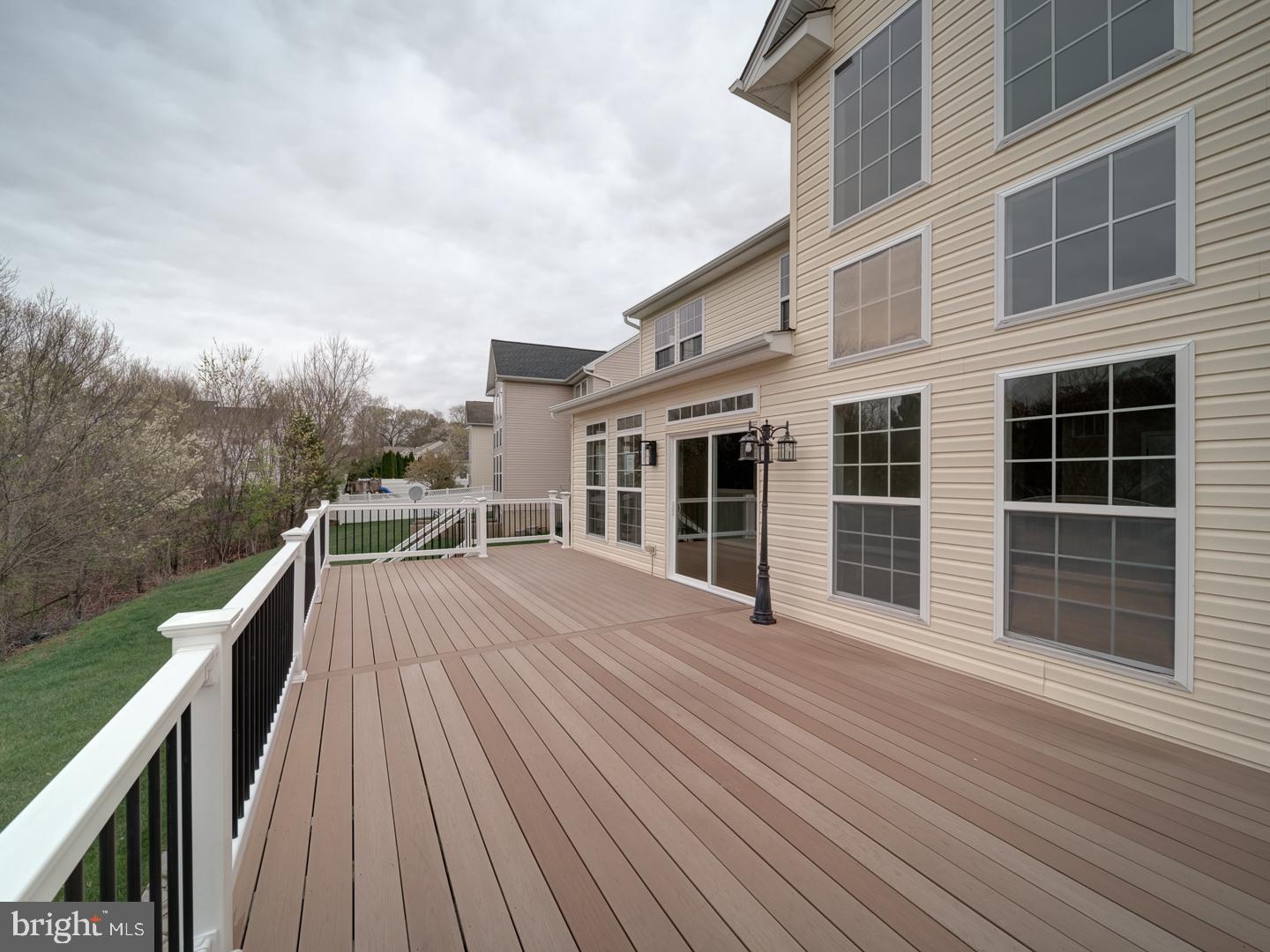 EAST VALLEY OAKS - Residential