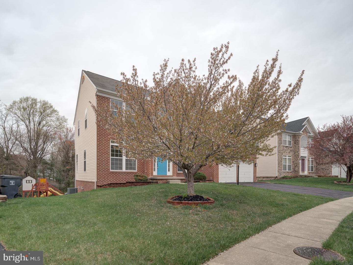 EAST VALLEY OAKS - Residential