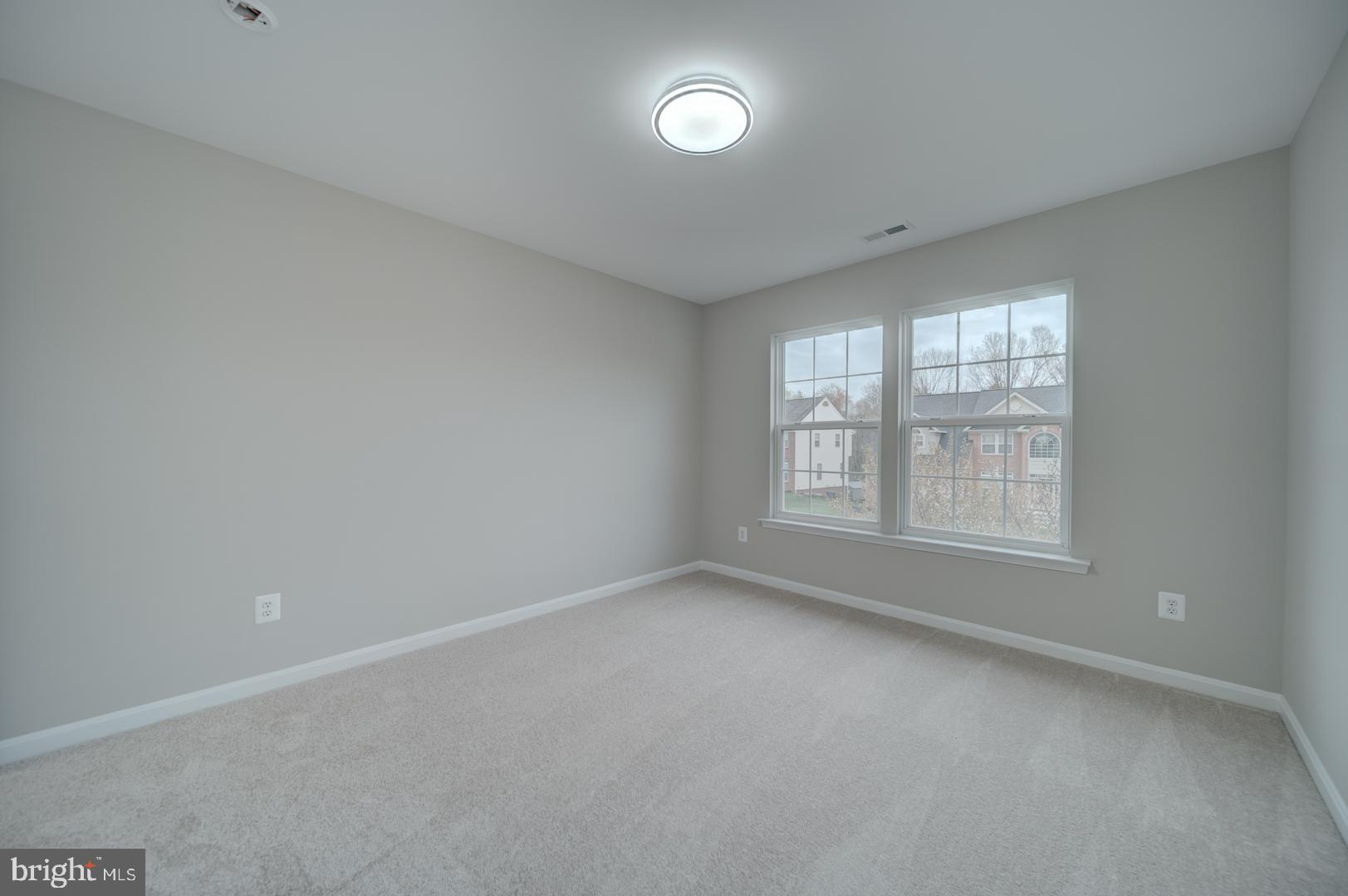 EAST VALLEY OAKS - Residential