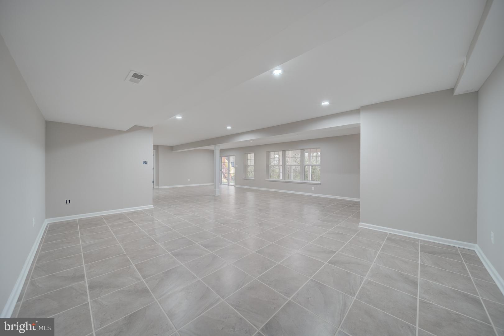 EAST VALLEY OAKS - Residential