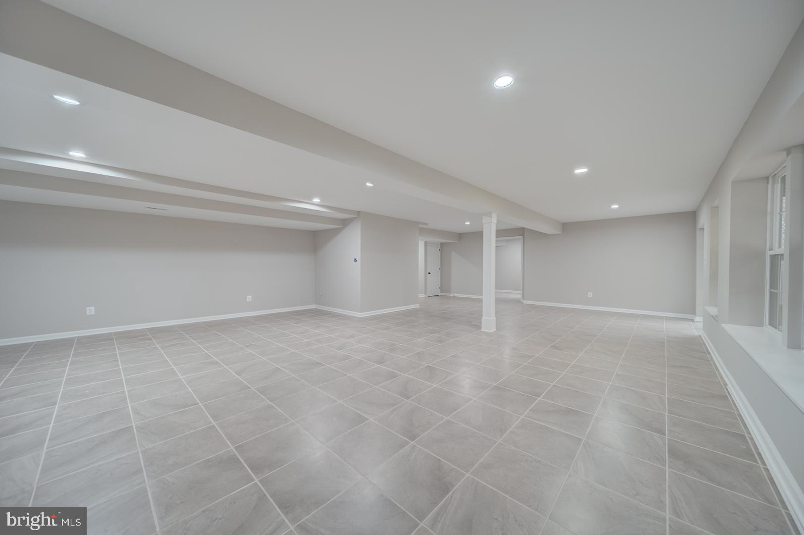 EAST VALLEY OAKS - Residential