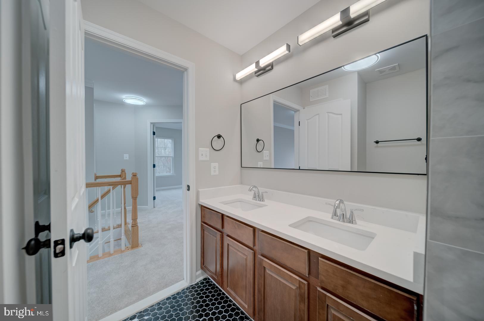 EAST VALLEY OAKS - Residential