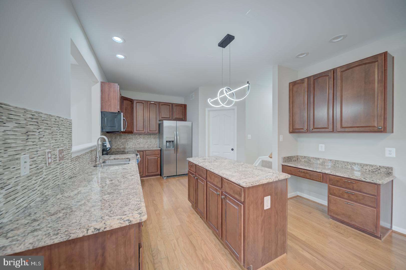 EAST VALLEY OAKS - Residential