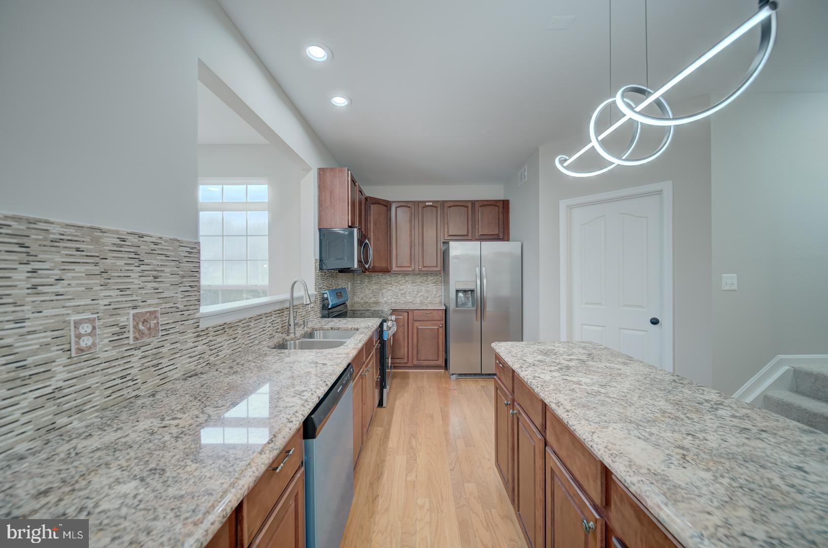 EAST VALLEY OAKS - Residential