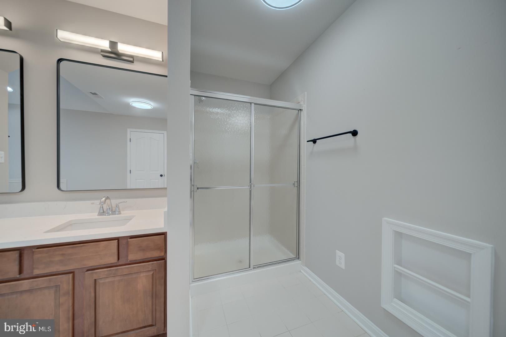 EAST VALLEY OAKS - Residential