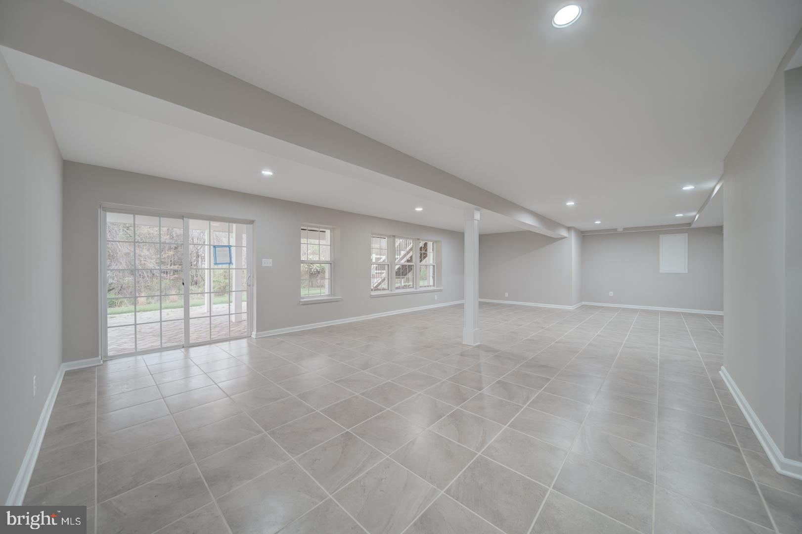 EAST VALLEY OAKS - Residential