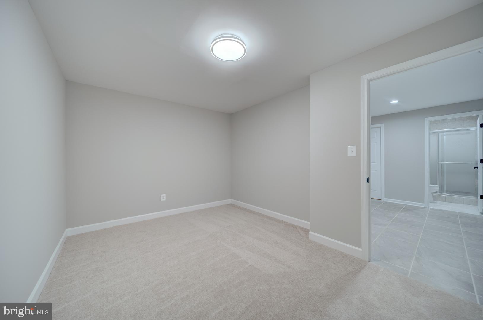 EAST VALLEY OAKS - Residential