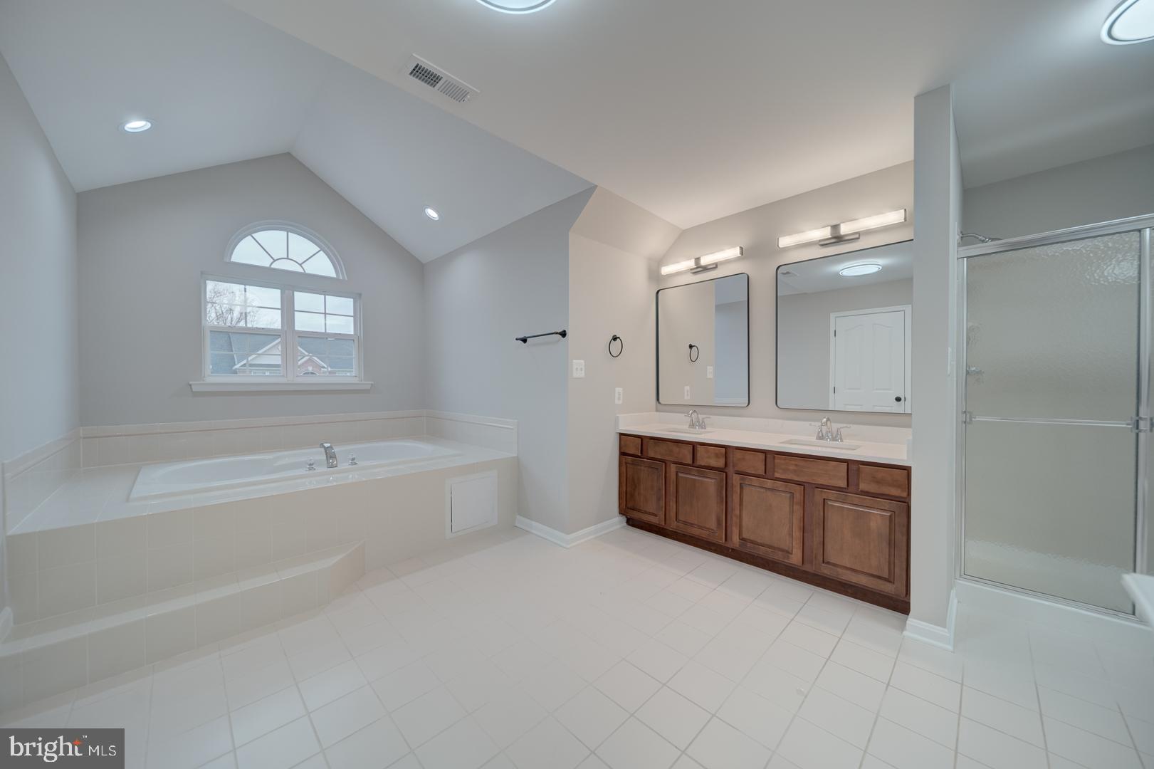 EAST VALLEY OAKS - Residential