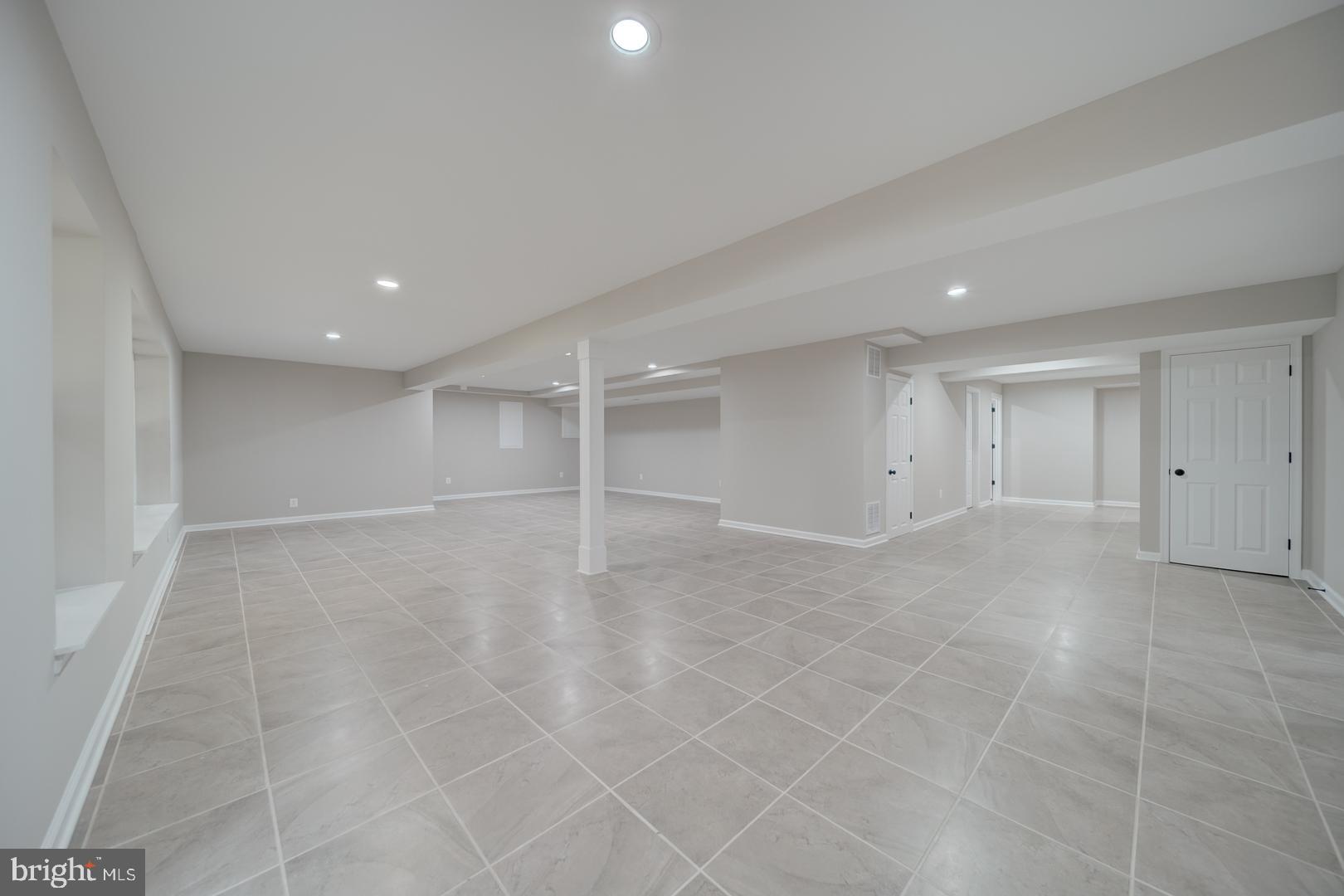 EAST VALLEY OAKS - Residential