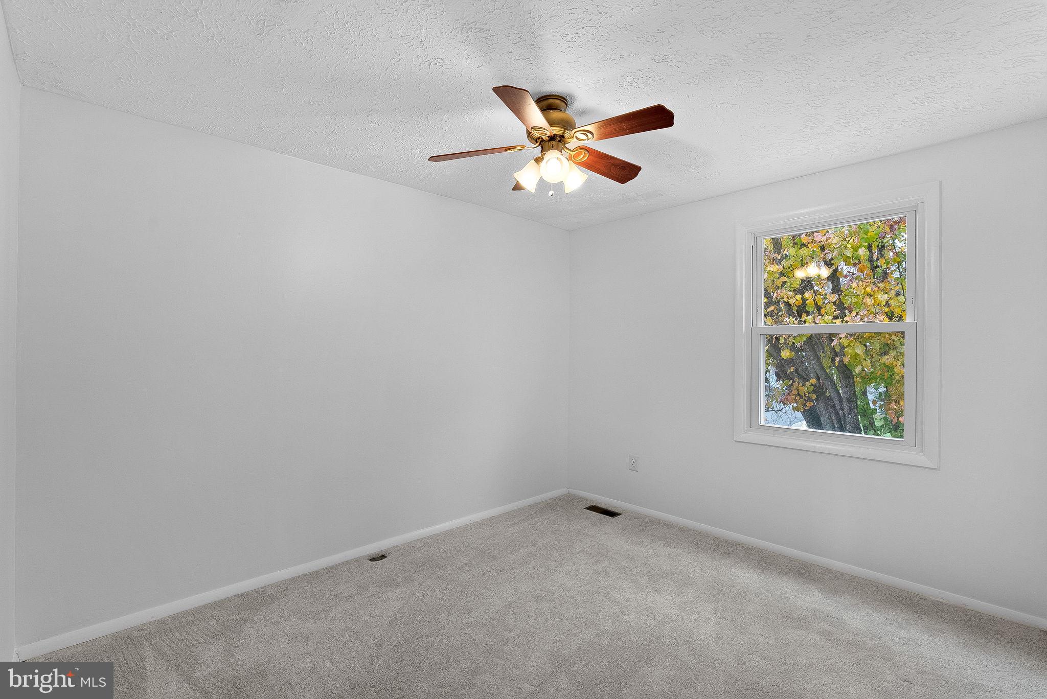 HERITAGE ESTATES - Residential Lease