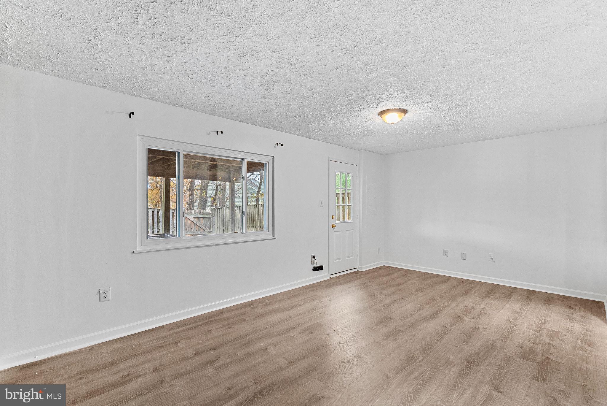 HERITAGE ESTATES - Residential Lease