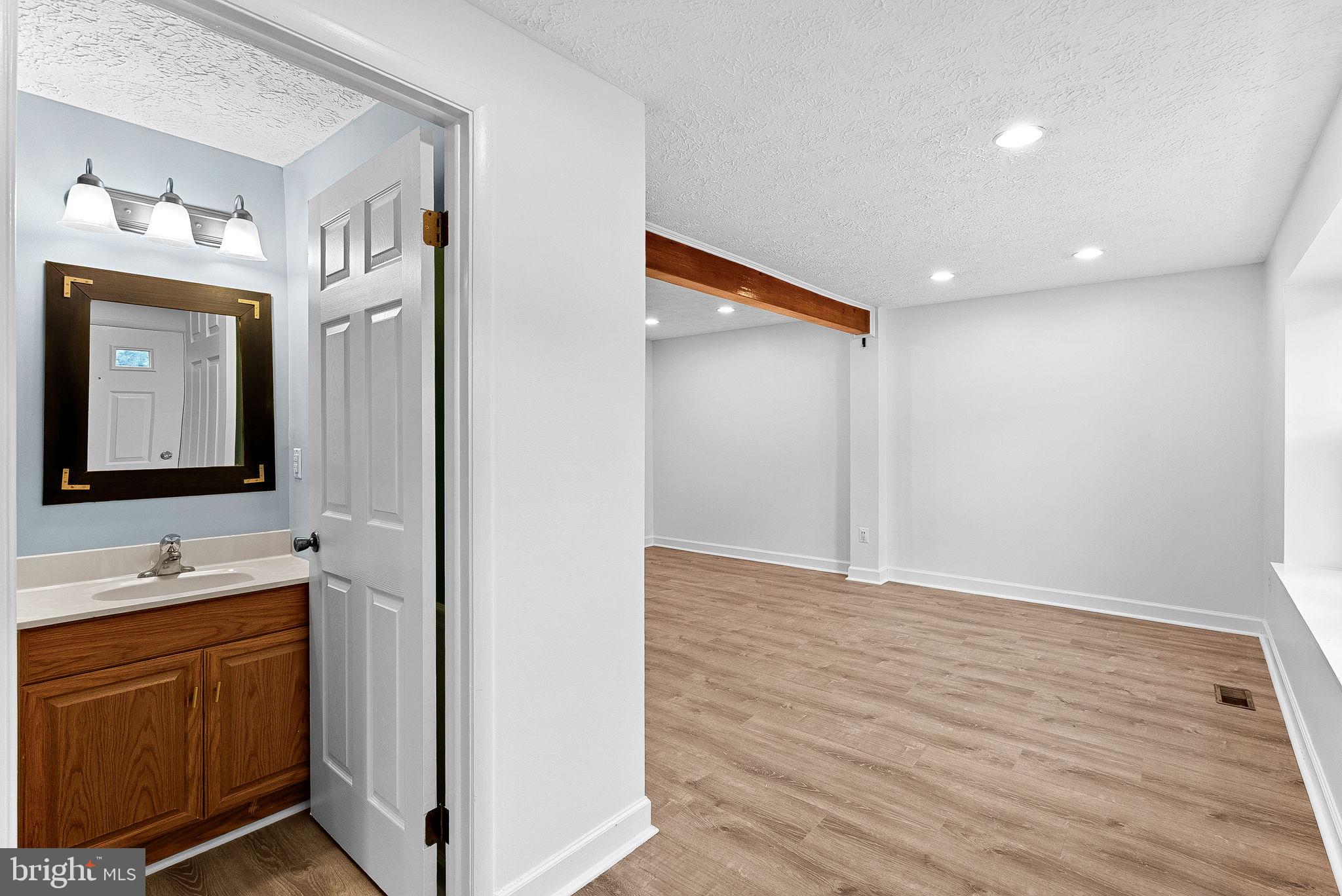 HERITAGE ESTATES - Residential Lease