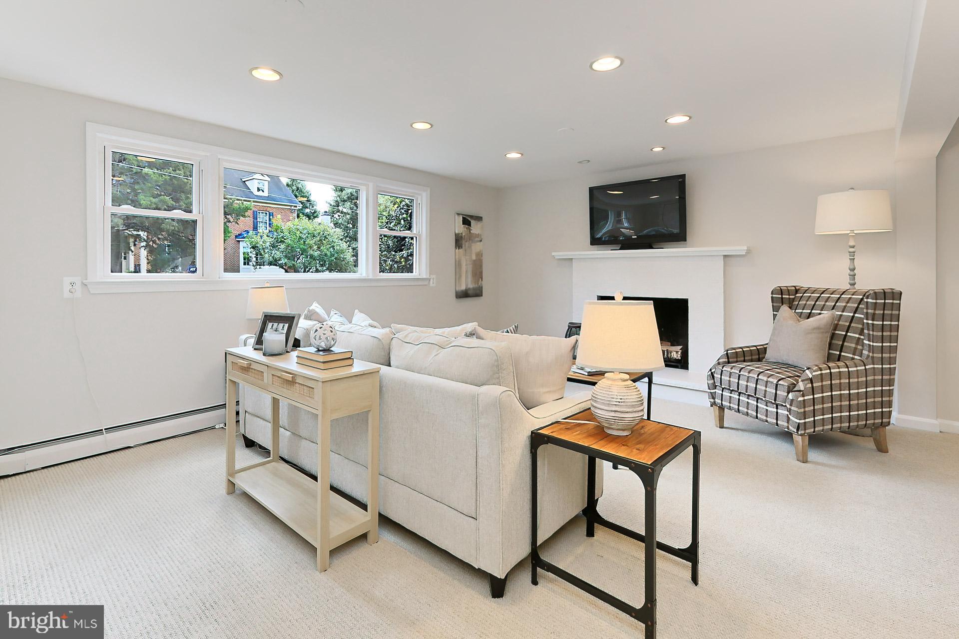 WEST MC LEAN - Residential