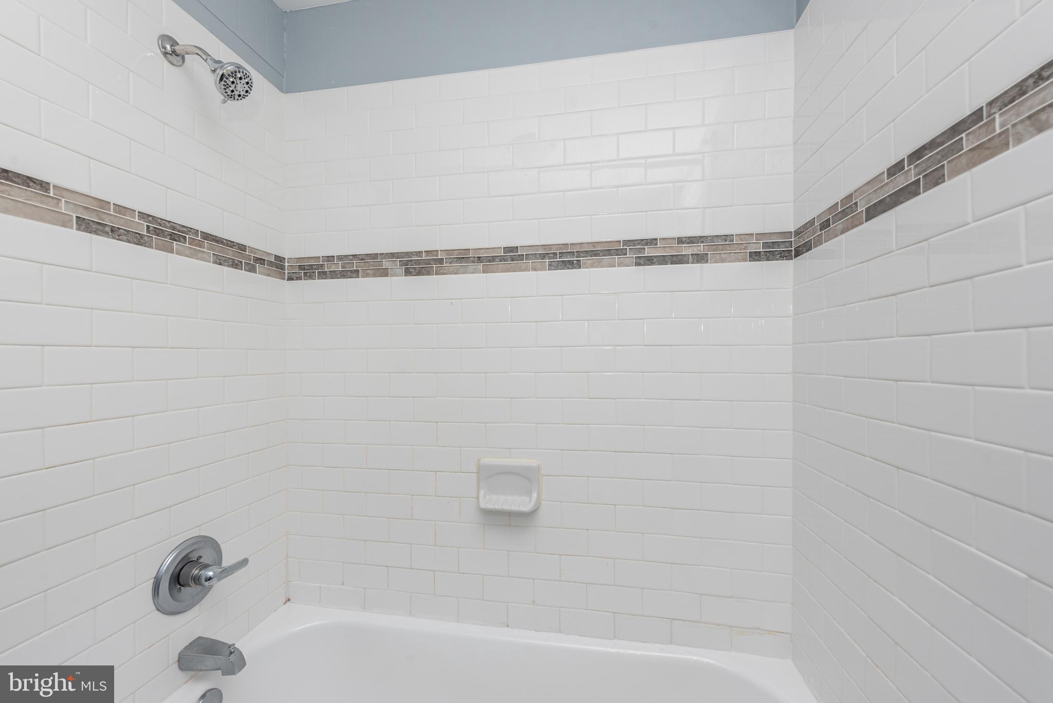 MIDDLE RIVER - Residential Lease