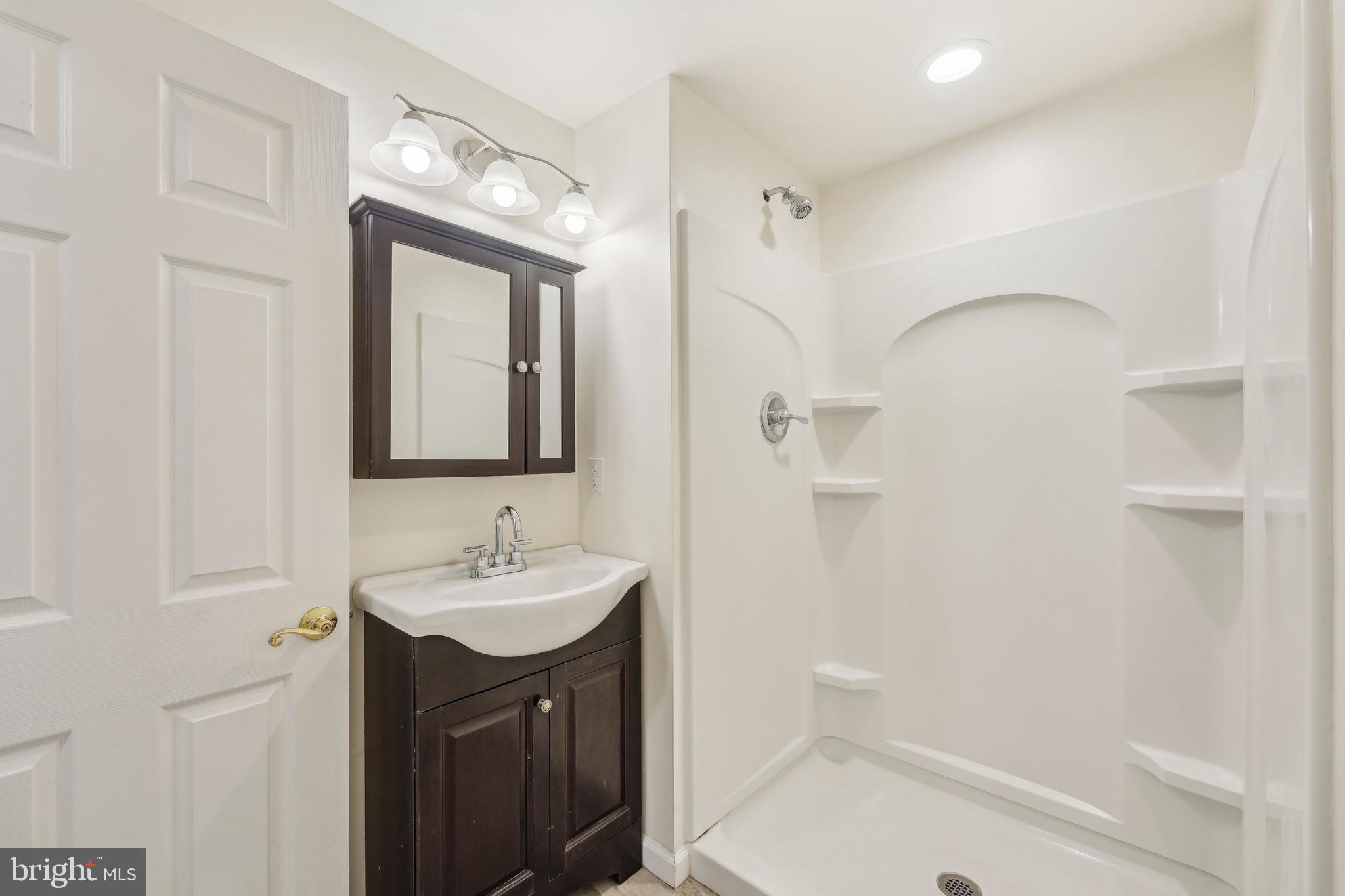 HUNTERS RUN - Residential