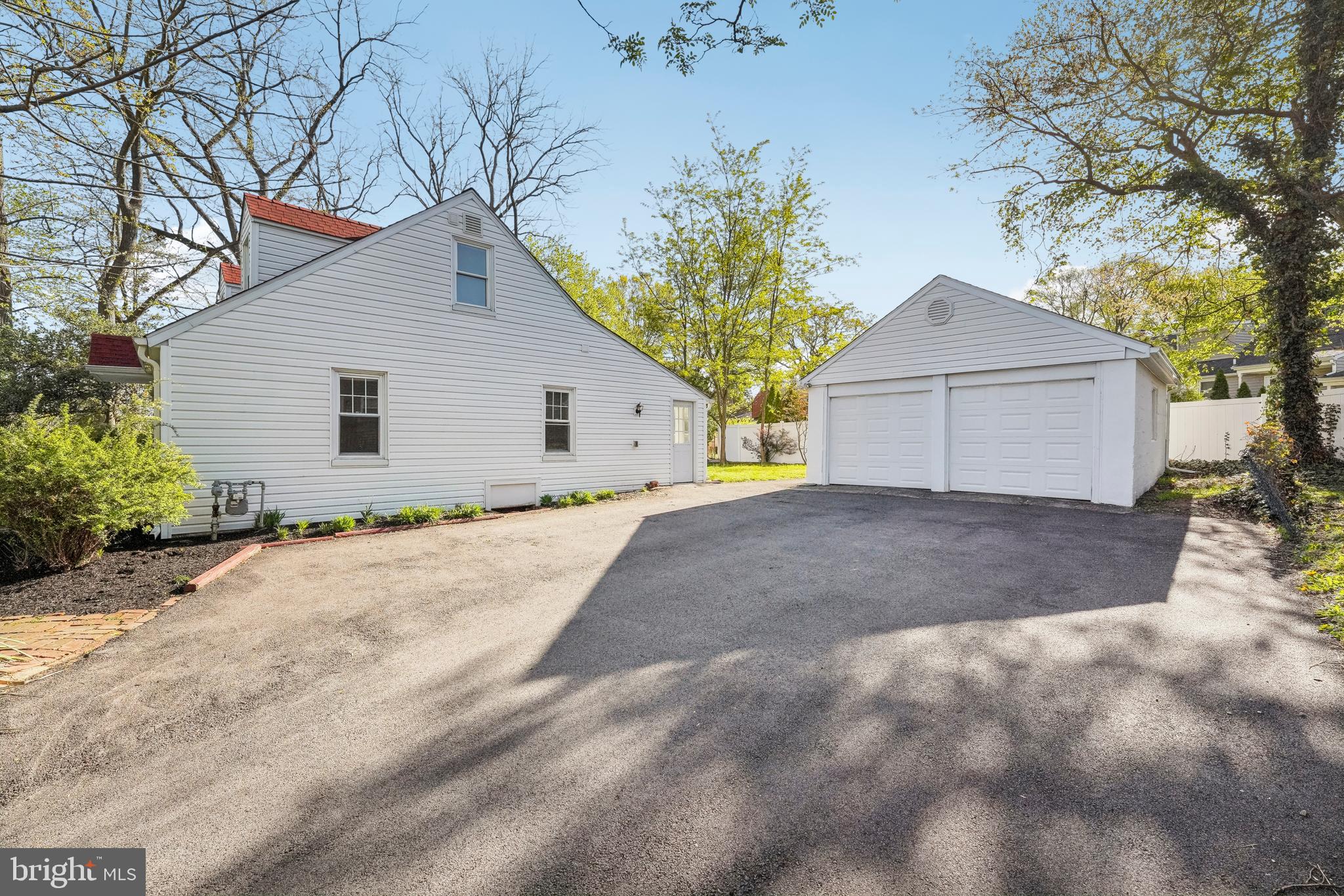 HUNTERS RUN - Residential