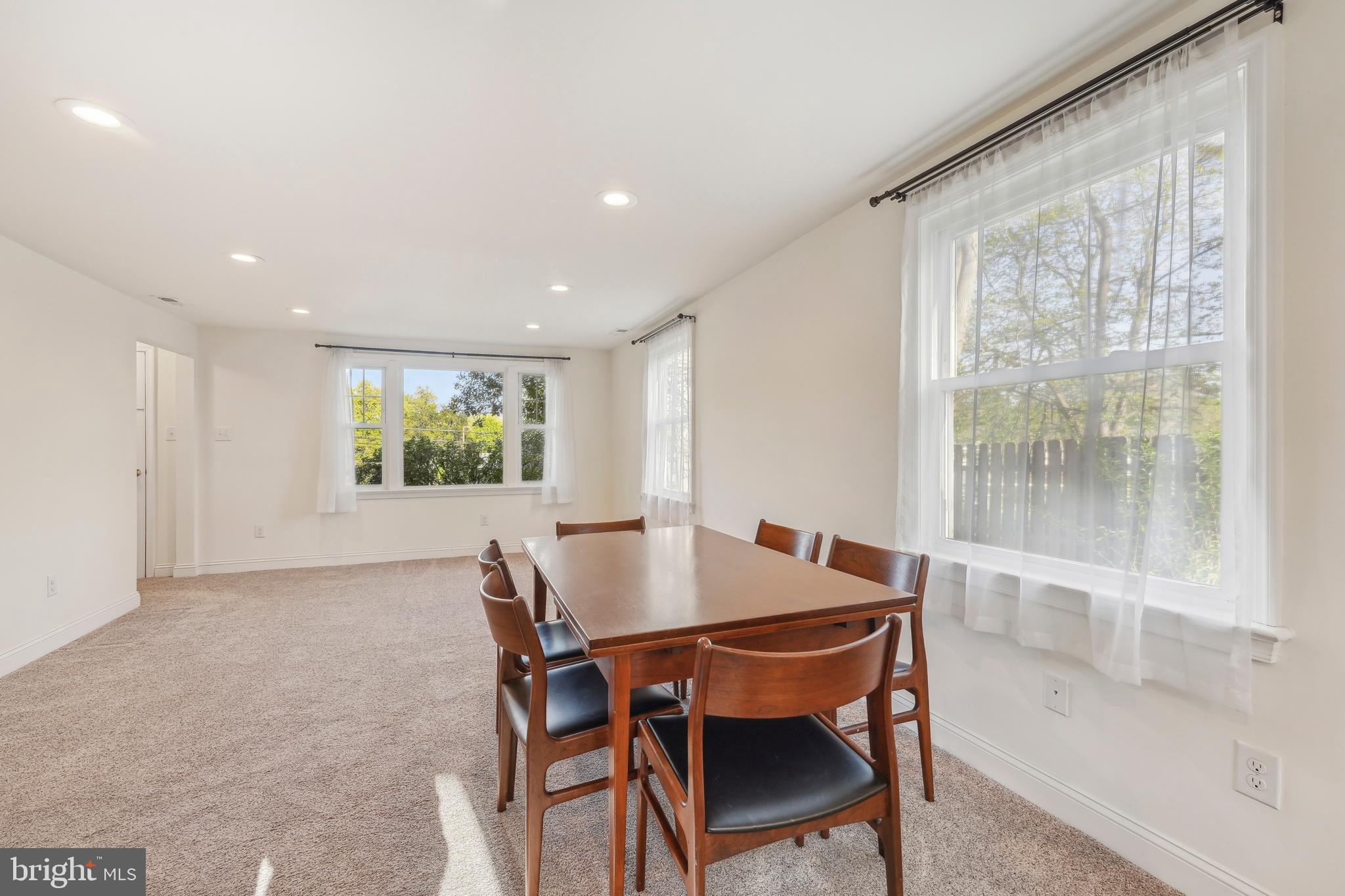 HUNTERS RUN - Residential