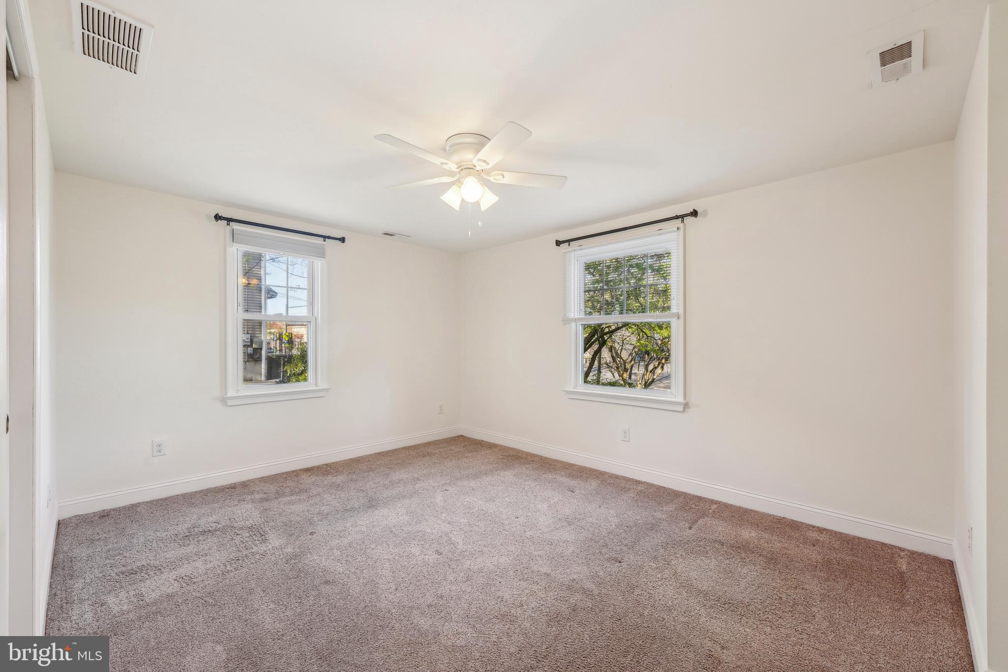 HUNTERS RUN - Residential